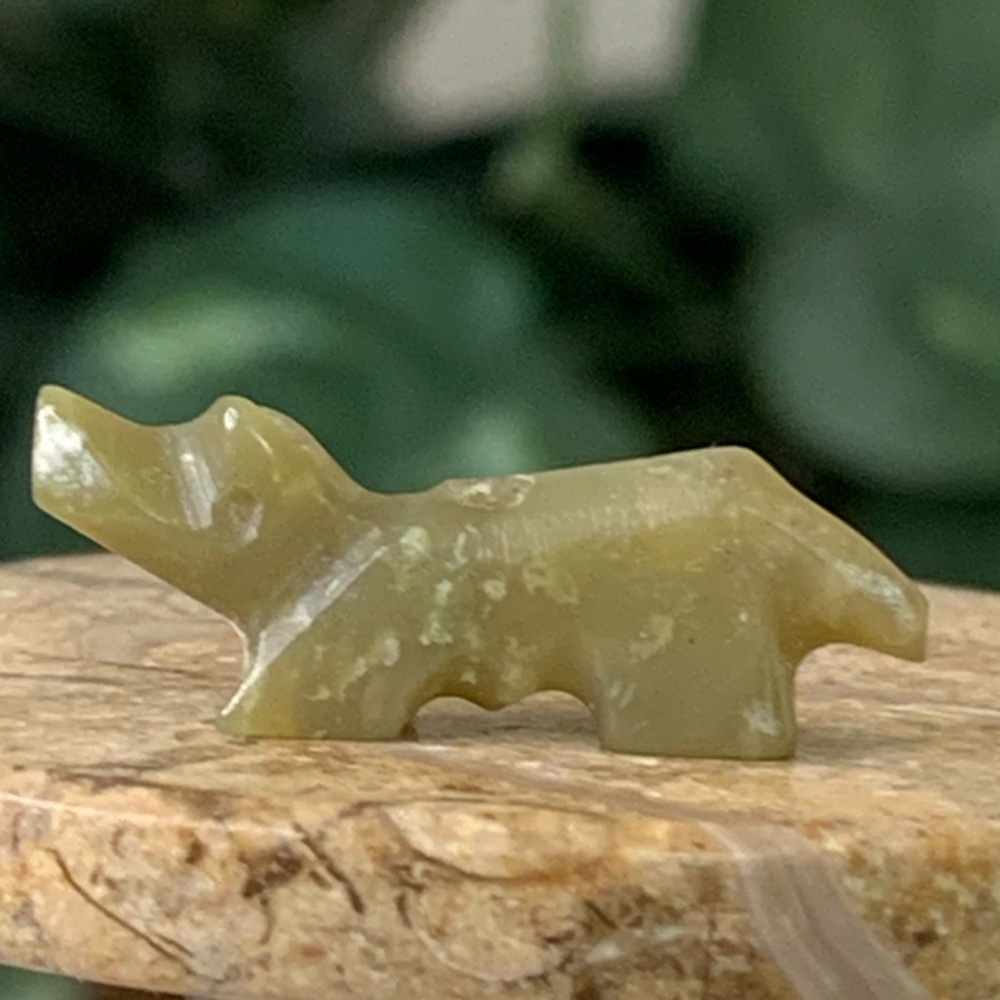 Native American Zuni Fox Wolf Fetish Bead Carved Stone Miniature Animal VTG .9"